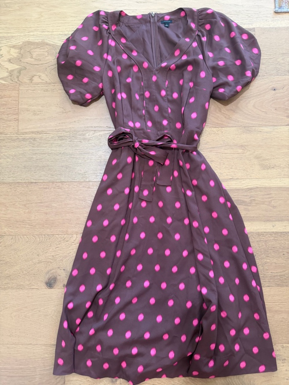 Ann Taylor Brown Midi Dress w Pink Polka Dots, tie waist, & puff sleeves 14 EUC